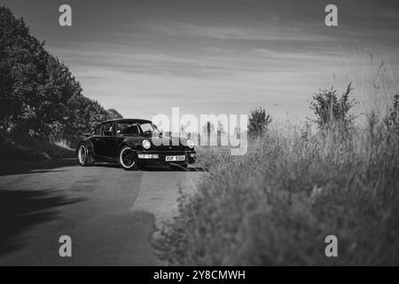 1987 Porsche 911 930 Ruf 3,4 BTR fotografiert in der Herbstlandschaft Stockfoto