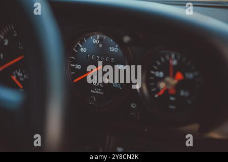 1987 Porsche 911 930 Ruf 3,4 BTR fotografiert in der Herbstlandschaft Stockfoto