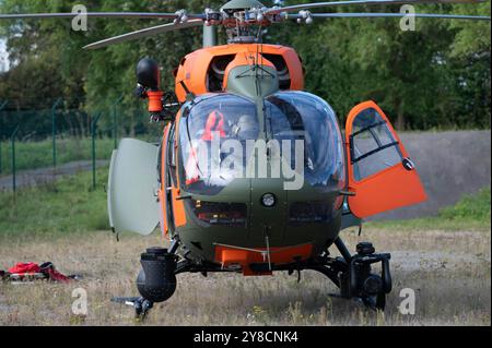 Düsseldorf, Deutschland. Oktober 2024. SAR-Rettungshubschrauber, Katastrophenschutzübung LOKI24 in Düsseldorf-Hubbelrath, 4. Oktober 2024, Quelle: dpa/Alamy Live News Stockfoto