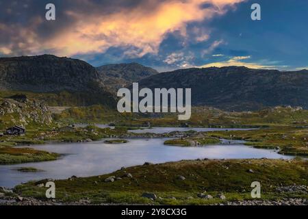 6. September 2024: Südnorwegischer Wasserfall und Fluss bei Ustedola, nahe Ustaoset Stockfoto