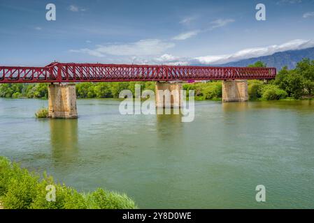 Pont del Ferrocarril (alte Eisenbahnbrücke), in Tortosa, die den Ebro überquert (Baix Ebre, Tarragona, Katalonien, Spanien) Stockfoto