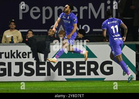 Maasmechelen, Belgien. Oktober 2024. Patro Eisdens Adnane Abid feiert nach einem Torschuss während eines Fußballspiels zwischen Patro Eisden und KMSK Deinze am Freitag, den 4. Oktober 2024, in Maasmechelen, am siebten Tag der zweiten Liga der Challenger Pro League 2024-2025. BELGA FOTO JOHAN EYCKENS Credit: Belga News Agency/Alamy Live News Stockfoto