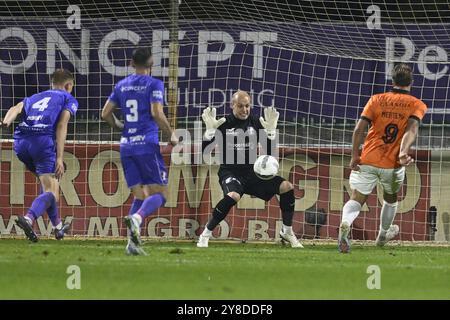 Maasmechelen, Belgien. Oktober 2024. Deinze's Lennart Mertens erzielt ein Tor während eines Fußballspiels zwischen Patro Eisden und KMSK Deinze am Freitag, den 4. Oktober 2024 in Maasmechelen, am siebten Tag der zweiten Liga der Challenger Pro League 2024-2025. BELGA FOTO JOHAN EYCKENS Credit: Belga News Agency/Alamy Live News Stockfoto