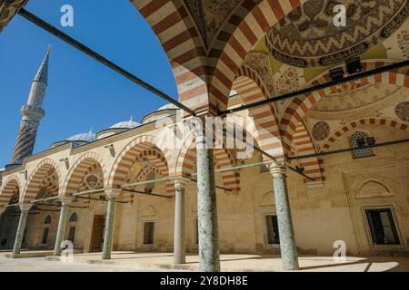 Edirne, Türkei - 3. Oktober 2024: Die UC Serefeli Moschee oder Moschee der drei Balkone in Edirne, Türkei. Stockfoto