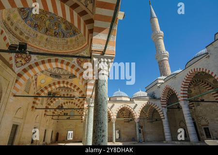 Edirne, Türkei - 3. Oktober 2024: Die UC Serefeli Moschee oder Moschee der drei Balkone in Edirne, Türkei. Stockfoto