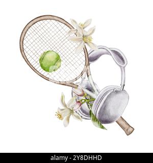 Tennisschläger mit Ball, Kopfhörern und Blumenkomposition auf weißem Hintergrund. Aquarellillustration für Verpackungen, Etiketten, Sportbroschüren, Ernährungsprogramme. Stockfoto