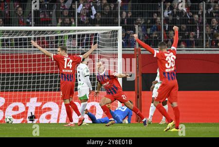 Torfeier 1. Tor in der UEFA Conference League, Adrian Beck 1. FC Heidenheim 1846 FCH (21) Maximilian Breunig 1. FC Heidenheim 1846 FCH (14) Stockfoto