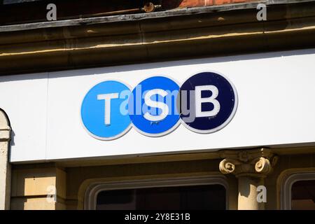 Aberystwyth, Wales, Großbritannien - 6. September 2024; Unterschrift für TSB Banking Group an der Niederlassung Stockfoto