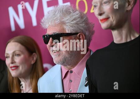 New York, USA. Oktober 2024. Regisseur Pedro Almodóvar nimmt am 4. Oktober 2024 an der Premiere des 62. New Yorker Filmfestivals von „The Room Next Door“ in der Alice Tully Hall, New York, NY Teil. (Foto: Anthony Behar/SIPA USA) Credit: SIPA USA/Alamy Live News Stockfoto