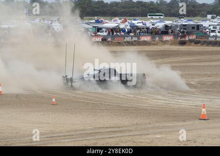 Deniliquin, NSW, Australien, 4. Oktober 2024; Ute Drivers, Skill Competition Doing Doughnuts bei den Deni Ute Muster P.j.Hickox/Alamy Live News Stockfoto