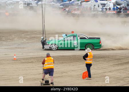 Deniliquin, NSW, Australien, 4. Oktober 2024; Ute Drivers, Skill Competition Doing Doughnuts bei den Deni Ute Muster P.j.Hickox/Alamy Live News Stockfoto