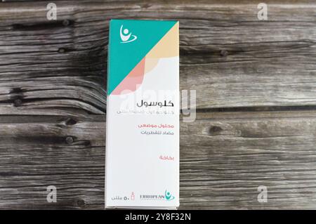 Kairo, Ägypten, 29. September 2024: Closol Clotrimazol 10 mg topische Lösung Antimykotikum Spray, ein Antimykotikum, das zur Behandlung verschiedener Arten von Arzneimitteln verwendet wird Stockfoto