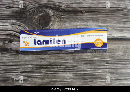 Kairo, Ägypten, 29. September 2024: Lamifen Creme Terbinafin HCL topische Antimykotika, indiziert zur Behandlung von Pilzinfektionen der s Stockfoto