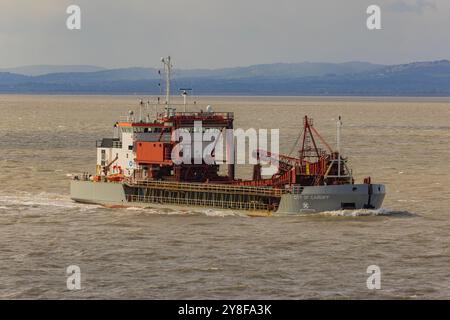 Hopper Dredger City of Cardiff fährt nach Avonmouth, um ihre Sandladung zu unterladen Stockfoto