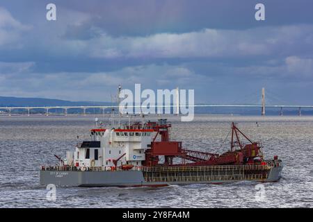 Hopper Dredger City of Cardiff fährt nach Avonmouth, um ihre Sandladung zu unterladen Stockfoto