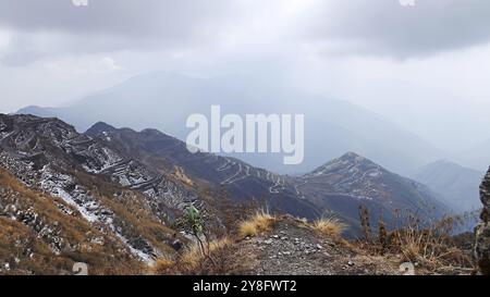 Thambi Aussichtspunkt bietet einen Panoramablick auf den Mt. Kanchenjungha, und Schleifen der Seidenstraße, Zuluk, Sikkim, Indien Stockfoto