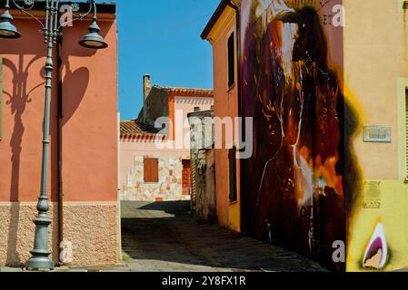 Das antike Dorf Monteleone Rocca Doria, das kleinste Zentrum von Sassari, im Nordwesten Sardiniens, ein eindrucksvolles mittelalterliches Dorf, Italien Stockfoto