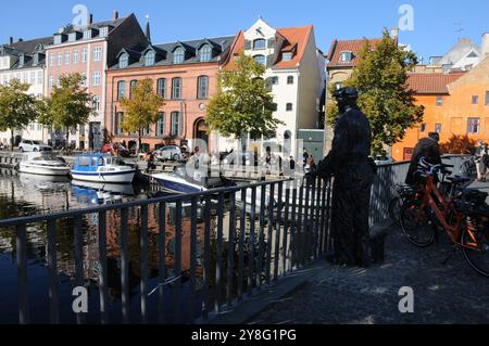 Kopenhagen/Dänemark/05 Oktober 2024/Christianshavn-Kanal am amager isalnd christen in der dänischen Hauptstadt Kopenhagen. (Foto. Francis Joseph Dean/Dean Pictures) (nicht für kommerzielle Zwecke) Stockfoto