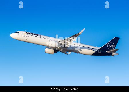 München - 6. Februar 2024: Lufthansa Airbus A321neo am Flughafen München (MUC). Stockfoto