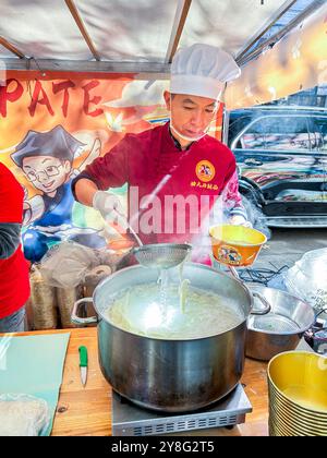 Paris, Frankreich, Chinese Cook, Chinesische Nudeln Machen, 'Kungfupate', Street Food, Exotic Food, International Food Street Festival, „Marché des Cuisine“ Stockfoto