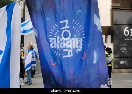 Aldwych, London, Großbritannien. Oktober 2024. Der Marsch für Palästina durch London, kurz vor dem 1. Jahrestag des Angriffs auf das Nova Music Festival am 7. Oktober 2023. Quelle: Matthew Chattle/Alamy Live News Stockfoto