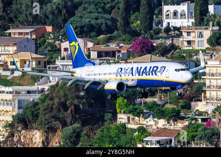 Korfu, Griechenland - 7. Juni 2024: Ryanair Boeing 737-800 Flugzeug am Flughafen Korfu (CFU) in Griechenland. Stockfoto