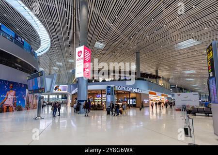 Panama-Stadt, Panama - 30. Juni 2024: Flughafen Tocumen Terminal 2 in Panama-Stadt, Panama. Stockfoto