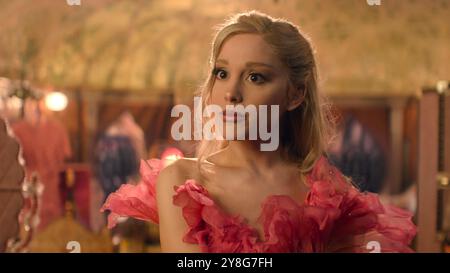 ARIANA GRANDE in WICKED (2024), Regie: JON M. CHU. Quelle: UNIVERSELLE BILDER/Album Stockfoto