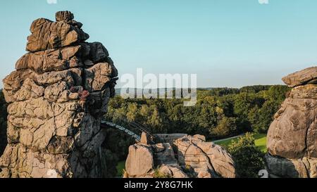 Drohnenansicht der Sandsteinformation Externsteine ​​a Teutoburger Wald Stockfoto