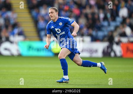 Leicester, Großbritannien. Oktober 2024. Oliver Skipp von Leicester City während des Premier League-Spiels Leicester City gegen Bournemouth im King Power Stadium, Leicester, Vereinigtes Königreich, 5. Oktober 2024 (Foto: Craig Thomas/News Images) in, am 5. Oktober 2024. (Foto: Craig Thomas/News Images/SIPA USA) Credit: SIPA USA/Alamy Live News Stockfoto