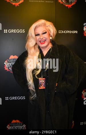 crawley, Großbritannien. Oktober 2024. VIPs und Prominente beim Tulleys Shocktoberfest Schreckensveranstaltung. Autor: Thomas Faull/Alamy Live News Stockfoto