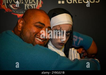 Crawley, Großbritannien. Oktober 2024. VIPs und Prominente beim Tulleys Shocktoberfest Schreckensveranstaltung. Autor: Thomas Faull/Alamy Live News Stockfoto