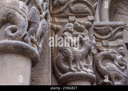 Hinteres Portal des Kreuzgangs, Kloster San Pedro el Viejo, Huesca, Aragon Gemeinde, Spanien. Stockfoto