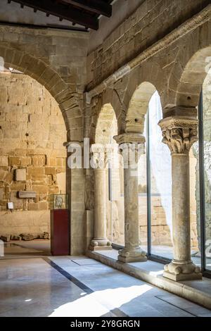 Kreuzgang der Kathedrale von Huesca, Diözesanmuseum von Huesca, Aragon-Gemeinde, Spanien. Stockfoto