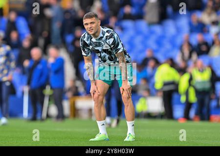 Kieran Trippier von Newcastle United wärmt sich vor dem Premier League-Spiel Everton gegen Newcastle United in Goodison Park, Liverpool, Vereinigtes Königreich, 5. Oktober 2024 auf (Foto: Cody Froggatt/News Images) Stockfoto