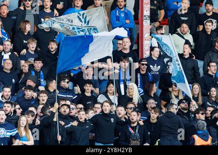 Kortrijk, Belgien. Oktober 2024. Genks Fans wurden während eines Fußballspiels zwischen KV Kortrijk und KRC Genk am Samstag, den 5. Oktober 2024 in Kortrijk, am 10. Tag der Saison 2024-2025 der ersten Liga der „Jupiler Pro League“ der belgischen Meisterschaft, dargestellt. BELGA FOTO KURT DESPLENTER Credit: Belga Nachrichtenagentur/Alamy Live News Stockfoto