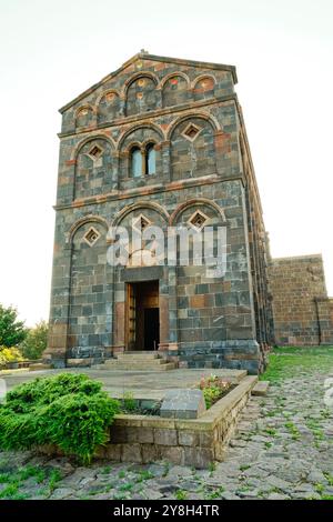 Die Kirche San Nicola im romanischen Stil in Ottana, Sardinien, Italien Stockfoto