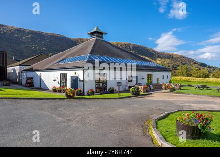 Isle of Arran Distillery Visitor Centre, Lochranza, Isle of Arran, Schottland, Großbritannien Stockfoto