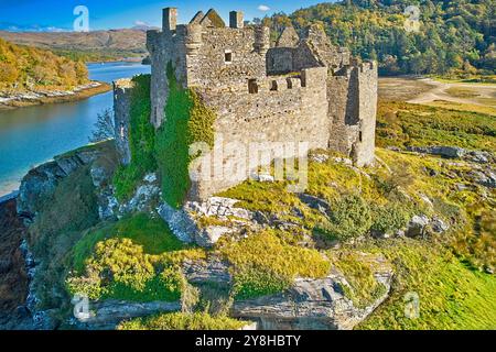 Castle Tioram Loch Moidart Lochaber Schottland Ruinen auf der Gezeiteninsel Eilean Tioram im Spätsommer Stockfoto