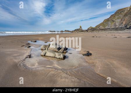 Interessante Felspools am Ebbe Hartland Quay Devon Stockfoto