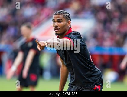 Leverkusen, BayArena, 05.10.2024: Amine Adli (Bayer 04 Leverkusen) gestikuliert beim Spiel der 1.Bundesliga Bayer 04 Leverkusen vs. Holstein Kiel. Stockfoto