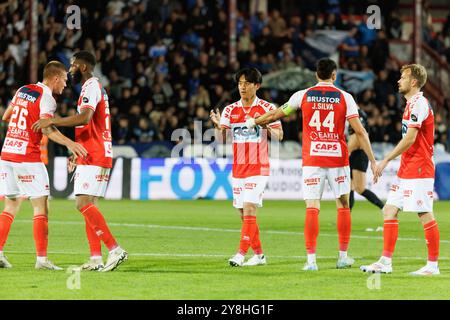 Kortrijk, Belgien. Oktober 2024. Kortrijks Spieler feiern nach dem Sieg eines Fußballspiels zwischen KV Kortrijk und KRC Genk am Samstag, den 5. Oktober 2024 in Kortrijk, am 10. Tag der Saison 2024-2025 der ersten Liga der „Jupiler Pro League“ der belgischen Meisterschaft. BELGA FOTO KURT DESPLENTER Credit: Belga Nachrichtenagentur/Alamy Live News Stockfoto