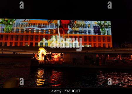 Berlin, Deutschland. Oktober 2024. 20. Festival of Lights - Berlin 2024 (Foto: Beata Siewicz/Pacific Press) Credit: Pacific Press Media Production Corp./Alamy Live News Stockfoto
