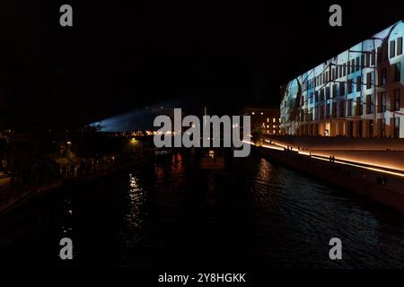 Berlin, Deutschland. Oktober 2024. 20. Festival of Lights - Berlin 2024 (Foto: Beata Siewicz/Pacific Press) Credit: Pacific Press Media Production Corp./Alamy Live News Stockfoto