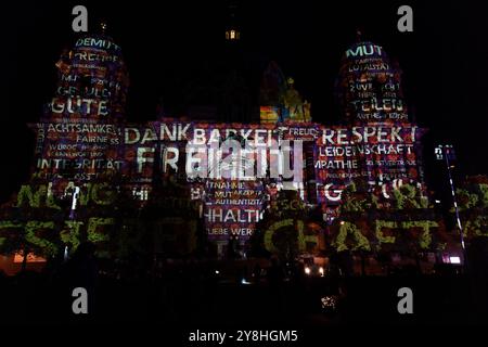 Berlin, Deutschland. Oktober 2024. 20. Festival of Lights - Berlin 2024 (Foto: Beata Siewicz/Pacific Press) Credit: Pacific Press Media Production Corp./Alamy Live News Stockfoto
