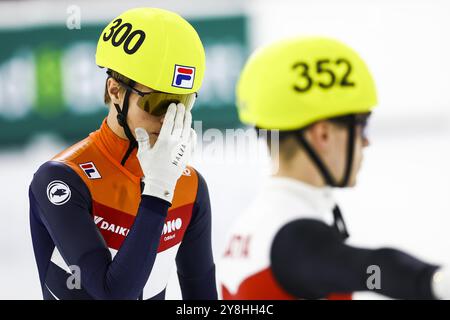 HEERENVEEN - Jens van 't Wout im Halbfinale 500 Meter am zweiten Tag des Dutch Open Shorttrack in Thialf. Die niederländischen Fahrer können erneut Punkte beim DOS für die Qualifikation für die ersten beiden World Tour-Wettbewerbe sammeln. ANP VINCENT JANNINK Stockfoto