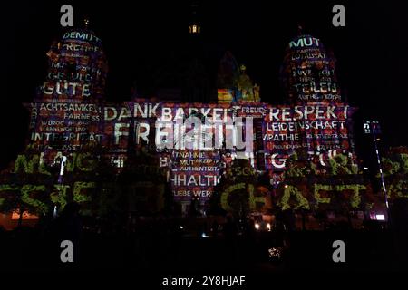Berlin, Berlin, Deutschland. Oktober 2024. 20. Festival of Lights - Berlin 2024 (Foto: © Beata Siewicz/Pacific Press via ZUMA Press Wire) NUR REDAKTIONELLE VERWENDUNG! Nicht für kommerzielle ZWECKE! Stockfoto