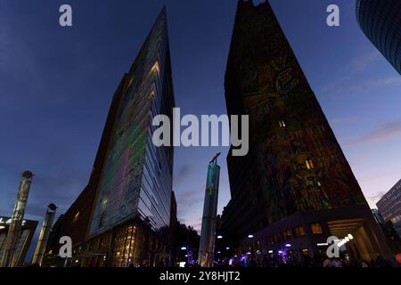 Berlin, Berlin, Deutschland. Oktober 2024. 20. Festival of Lights - Berlin 2024 (Foto: © Beata Siewicz/Pacific Press via ZUMA Press Wire) NUR REDAKTIONELLE VERWENDUNG! Nicht für kommerzielle ZWECKE! Stockfoto