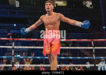 Liverpool, Großbritannien. Oktober 2024. Nick Ball vs Ronny Rios - Samstag, 5. Oktober 2024 - M&S Bank Arena Liverpool - WBA Featherweight Championship of the World Credit: Samuel Wardle/Alamy Live News Stockfoto