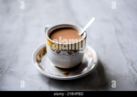 Eine Tasse Milchtee am Morgen Stockfoto